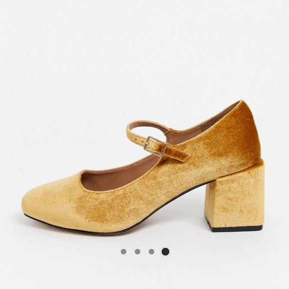 Shoes - Picture 4 of 4